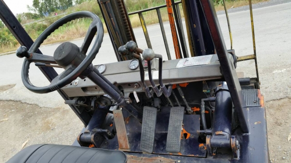 ขายด่วนรถยก TOYOTA 4FDดีเซลยก2.5ตันเสาสูง5เมตรงาสไลย์ได้ยางตัน4เส้นสวยๆรถนอกยังไม่เคยใช้งานในเมืองไทยเลย=รุ่นใหม่ขายถูกๆๆ