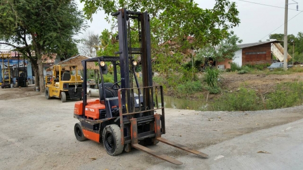 ขายด่วนรถยก TOYOTA 4FDดีเซลยก2.5ตันเสาสูง5เมตรงาสไลย์ได้ยางตัน4เส้นสวยๆรถนอกยังไม่เคยใช้งานในเมืองไทยเลย=รุ่นใหม่ขายถูกๆๆ