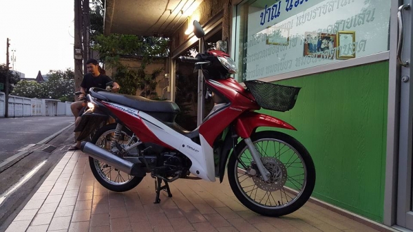 ขออนุญาติขาย HONDA WAVE 110i ระบบหัวฉีด โอนให้ฟรี