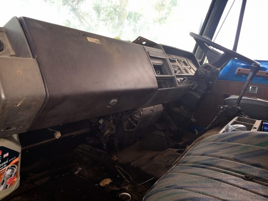 **559,000 บ.ต่อรอง/// 6ล้อดั้มดิน5คิว HINO RANGER FD-165HP รถประกอบ ดั้มต่อใหม่ สวยๆ เล่มทะเบียนครบ **ขาย HINO RANGER FD-165 แรง 6ล้อดั้มดิน5คิว ดั้มต่อใหม่ สภาพสวยพร้อมใช้งาน HINO RANGER FD166B WO6E-165HP เครื่องวางใหม่ เกียร์เดิม ครับ เครื่องแน่น แรง ไม