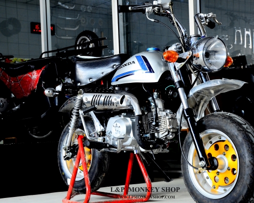 จัดโปรโมชั่น ลดราคาสุดแบบ มโหฬษร เหลือ 22999 บาท มังกี้ กอลิล่า เดิม ราคาสุดๆ เริ่มต้นเพียง 2XXXX  แต่งๆๆ ลดราคาทุกรุ่นและมีของแถมอีกมากมาย  ด่วนๆๆ ลดๆๆ   เริ่มต้นราคา ที