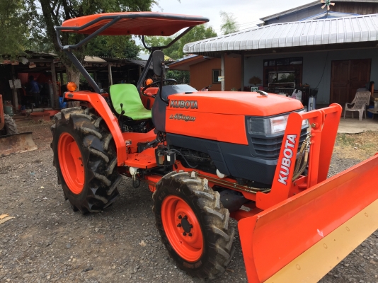 ขายL4508Di พร้อมใบดันหน้า รถสวยมากเครื่องเกียร์และไฮดรอกลิคสมบูรณ์เล่มทะเบียนมีพร้อมครับ