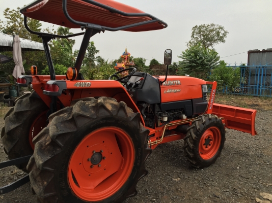 ขายL4508Di พร้อมใบดันหน้า รถสวยมากเครื่องเกียร์และไฮดรอกลิคสมบูรณ์เล่มทะเบียนมีพร้อมครับ ขายL4508Di พร้อมใบดันหน้า รถสวยมากเครื่องเกียร์และไฮดรอกลิคสมบูรณ์เล่มทะเบียนมีพร้อมครับ