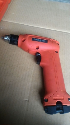 สว่านไร้สาย Maktec รุ่น MT 067 SK2 (7.2V.) ความเร็วรอบขณะเดินเครื่องเปล่า 600 รอบ/นาที ความเร็วรอบขณะเดินเครื่องเปล่า NiCd ความจุแบตเตอรี่ 7.2 โวลท์