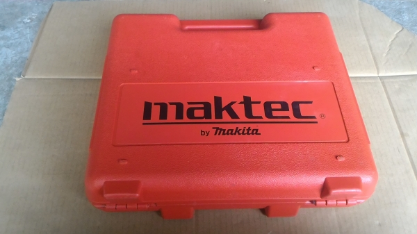 สว่านไร้สาย Maktec รุ่น MT 067 SK2 (7.2V.) ความเร็วรอบขณะเดินเครื่องเปล่า 600 รอบ/นาที ความเร็วรอบขณะเดินเครื่องเปล่า NiCd ความจุแบตเตอรี่ 7.2 โวลท์