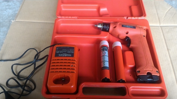 สว่านไร้สาย Maktec รุ่น MT 067 SK2 (7.2V.) ความเร็วรอบขณะเดินเครื่องเปล่า 600 รอบ/นาที ความเร็วรอบขณะเดินเครื่องเปล่า NiCd ความจุแบตเตอรี่ 7.2 โวลท์