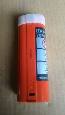 สว่านไร้สาย Maktec รุ่น MT 067 SK2 (7.2V.) ความเร็วรอบขณะเดินเครื่องเปล่า 600 รอบ/นาที ความเร็วรอบขณะเดินเครื่องเปล่า NiCd ความจุแบตเตอรี่ 7.2 โวลท์