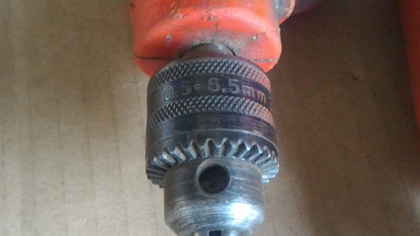 (ยกชุด 2 ตัว) สว่านไฟฟ้า MAKTEC รุ่น MT 650 ปรับหมุน ซ้าย- ขวาได้ พร้อมใช้งาน