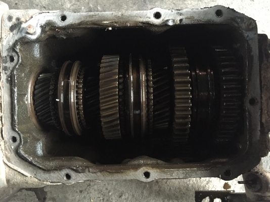 ขายเครื่องmitsubishi 4D32 พร้อมเกียร์