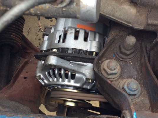 ขายรถมาสด้า 323 เครื่อง 1.5 เกียร์ธรรมดา ภายในทำเบาะใหม่เบาะหนังสวยๆแอร์หนาวๆวิทยุCDพร้อม คอนโซลเดิมๆสวยๆระบบไมล์ใช้ได้หมด ตัวถังเดิมๆไม่ผุสีเต็มเงา แม็ก14&quot;ยางใหม่ รถขับดีครับ ขับกลับได้เลย เล่มพร้อม ภาษีไม่ขาด ขายถูกๆครับ