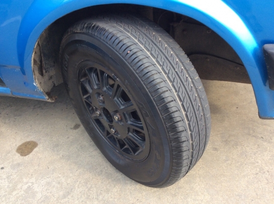 ขายรถมาสด้า 323 เครื่อง 1.5 เกียร์ธรรมดา ภายในทำเบาะใหม่เบาะหนังสวยๆแอร์หนาวๆวิทยุCDพร้อม คอนโซลเดิมๆสวยๆระบบไมล์ใช้ได้หมด ตัวถังเดิมๆไม่ผุสีเต็มเงา แม็ก14&quot;ยางใหม่ รถขับดีครับ ขับกลับได้เลย เล่มพร้อม ภาษีไม่ขาด ขายถูกๆครับ