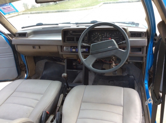 ขายรถมาสด้า 323 เครื่อง 1.5 เกียร์ธรรมดา ภายในทำเบาะใหม่เบาะหนังสวยๆแอร์หนาวๆวิทยุCDพร้อม คอนโซลเดิมๆสวยๆระบบไมล์ใช้ได้หมด ตัวถังเดิมๆไม่ผุสีเต็มเงา แม็ก14&quot;ยางใหม่ รถขับดีครับ ขับกลับได้เลย เล่มพร้อม ภาษีไม่ขาด ขายถูกๆครับ