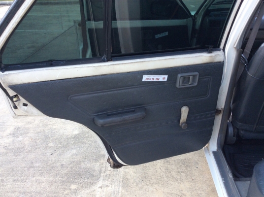 ขายรถ นิสสัน ซันนี่ B11 ปี93 เครื่อง 1.3 เกียร์ธรรมดา ภายในเดิมๆเบาะสวยเดิมสะอาด แอร์เย็นหนาว ตัวถังเดิมๆสีบางเดิมทั้งคันไม่เคยทำสี ยางใหม่ เครื่องแน่นดี ช่วงล่างดีเลยครับ รถขับดี ภาษีไม่ขาด เล่มพร้อม ขับกลับได้เลยครับ ขายถูกครับ