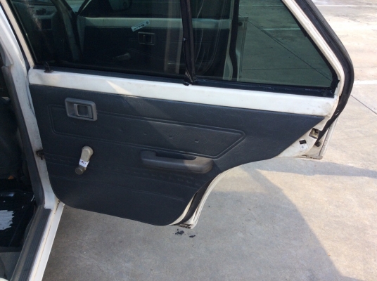 ขายรถ นิสสัน ซันนี่ B11 ปี93 เครื่อง 1.3 เกียร์ธรรมดา ภายในเดิมๆเบาะสวยเดิมสะอาด แอร์เย็นหนาว ตัวถังเดิมๆสีบางเดิมทั้งคันไม่เคยทำสี ยางใหม่ เครื่องแน่นดี ช่วงล่างดีเลยครับ รถขับดี ภาษีไม่ขาด เล่มพร้อม ขับกลับได้เลยครับ ขายถูกครับ