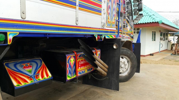 ขายสิบล้อ270 ปี49 ทูเครื่องดำ มีระบบลาก หัวสีเดิมบาง พื้นกะบะเรียบ สภาพสวยน่าใช้