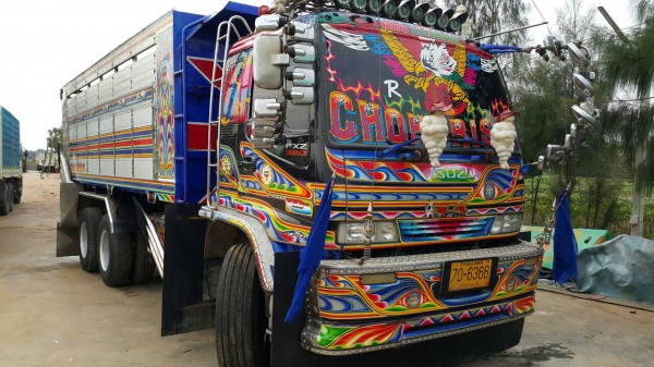 ขายสิบล้อ270 ปี49 ทูเครื่องดำ มีระบบลาก หัวสีเดิมบาง พื้นกะบะเรียบ สภาพสวยน่าใช้