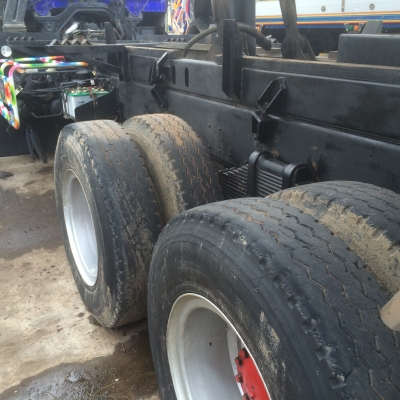 ขายสิบล้อ270 ปี49 ทูเครื่องดำ มีระบบลาก หัวสีเดิมบาง พื้นกะบะเรียบ สภาพสวยน่าใช้