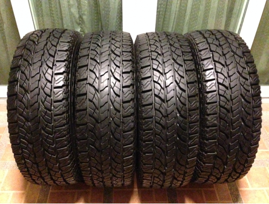 ยาง All Yokohama 265 75 16 กลางปี15 ใช้มาอาทิตย์เดียว เนื้อนิ่มดอกป้ายแดง ไม่มีปะ ใช้กันลืม ประหยัดไป5-6พัน