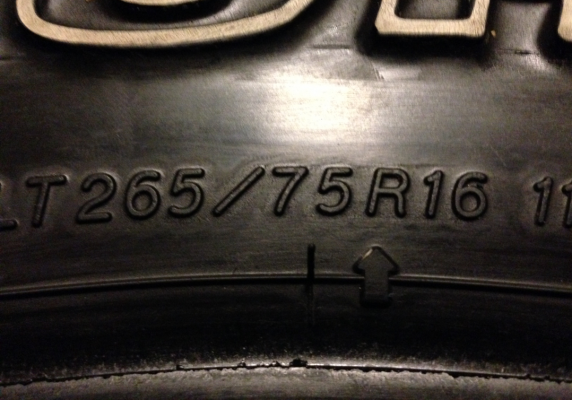 ยาง All Yokohama 265 75 16 กลางปี15 ใช้มาอาทิตย์เดียว เนื้อนิ่มดอกป้ายแดง ไม่มีปะ ใช้กันลืม ประหยัดไป5-6พัน