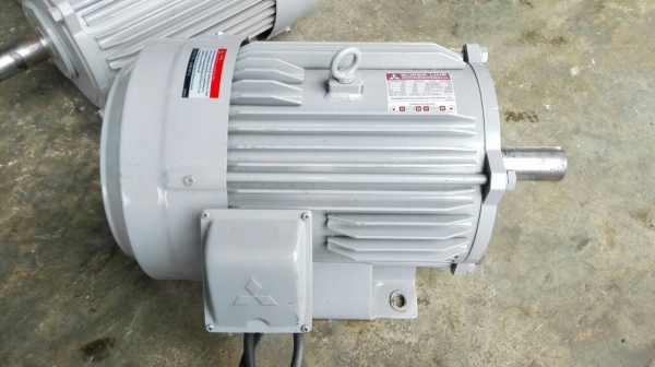 ==== SOLD ==== มอเตอร์ Mitsubishi 5 HP. 220V. Type SCL- KR 2 สายไฟบ้าน สภาพป้ายแดงขึ้นงานเดือนเดียว!!