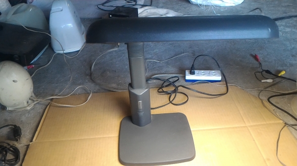 โคมไฟตั้งโต็ะ ระบบปิดเปิดไฟแบบสัมผัสเบาๆ แสงนวลตา ปรับองศาได้