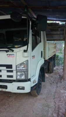 รถอีซูซุ 6 ล้อดั้ม FRR 210 แรงม้า  ปี 56.  ( รถวิ่ง 14x,xxx กม. )   สนใจติดต่อ  081 - 6079515