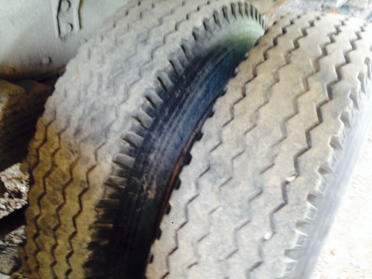 รถมิตซู 10 ล้อดั้ม FN527M - TF  220 แรงม้า. ปี 37.   สนใจติดต่อ  081 - 6079515