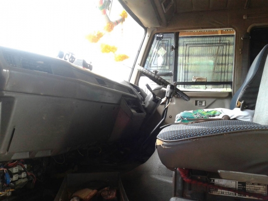 รถมิตซู 10 ล้อดั้ม FN527M - TF  220 แรงม้า. ปี 37.   สนใจติดต่อ  081 - 6079515