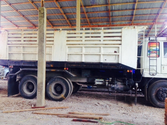 รถมิตซู 10 ล้อดั้ม FN527M - TF  220 แรงม้า. ปี 37.   สนใจติดต่อ  081 - 6079515