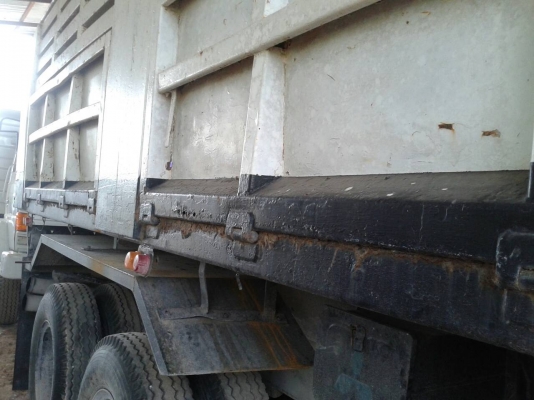 รถมิตซู 10 ล้อดั้ม FN527M - TF  220 แรงม้า. ปี 37.   สนใจติดต่อ  081 - 6079515