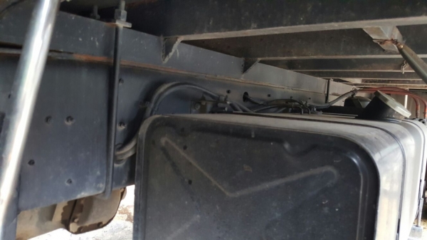 รถฮีโน่ 10 ล้อ ตู้เย็น  FL1J   220 แรงม้า. ปี 50.    สนใจติดต่อ  081 - 6079515