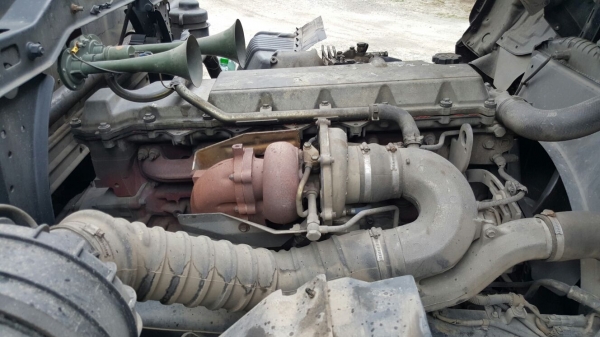 รถฮีโน่ 10 ล้อ ตู้เย็น  FL1J   220 แรงม้า. ปี 50.    สนใจติดต่อ  081 - 6079515