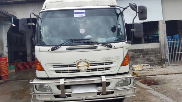 รถฮีโน่ 10 ล้อ ตู้เย็น  FL1J   220 แรงม้า. ปี 50.    สนใจติดต่อ  081 - 6079515