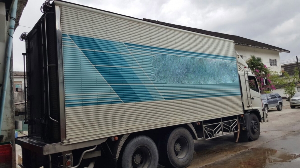 รถฮีโน่ 10 ล้อ ตู้เย็น  FL1J   220 แรงม้า. ปี 50.    สนใจติดต่อ  081 - 6079515