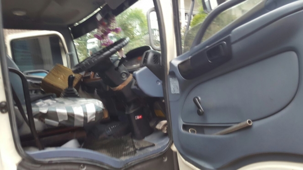 รถฮีโน่ 10 ล้อ ตู้เย็น  FL1J   220 แรงม้า. ปี 50.    สนใจติดต่อ  081 - 6079515