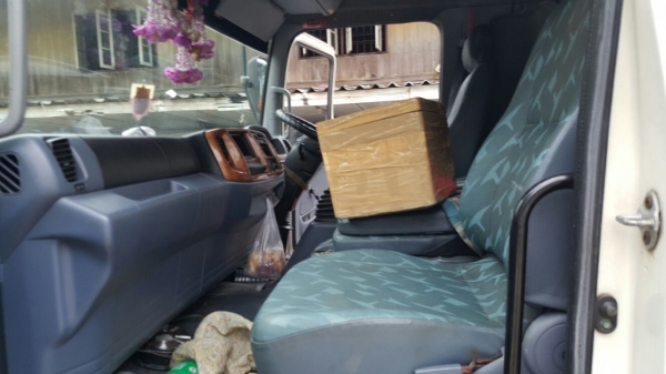 รถฮีโน่ 10 ล้อ ตู้เย็น  FL1J   220 แรงม้า. ปี 50.    สนใจติดต่อ  081 - 6079515