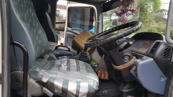 รถฮีโน่ 10 ล้อ ตู้เย็น  FL1J   220 แรงม้า. ปี 50.    สนใจติดต่อ  081 - 6079515