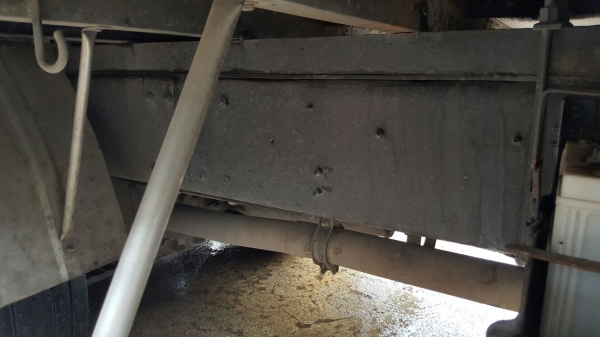 รถฮีโน่ 10 ล้อ ตู้เย็น  FL1J   220 แรงม้า. ปี 50.    สนใจติดต่อ  081 - 6079515