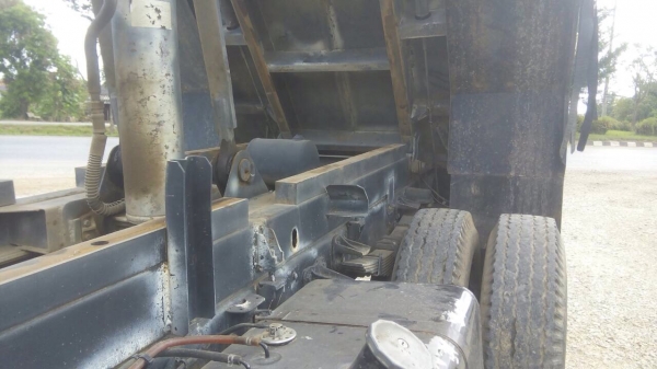 ขายรถ 6 ล้อ 220 ปี 54