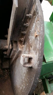 ออกจากตู้มาแล้วครับวันนี้ เครื่องย่อยกิ่งไม้ เครื่อง perkin ดีเซล 4 สูบ มีหางพ่วงลาก ติดรถไถ ออกจากตู้มาแล้วครับวันนี้ เครื่องย่อยกิ่งไม้ เครื่อง perkin ดีเซล 4 สูบ มีหางพ่วงลาก ติดรถไถ