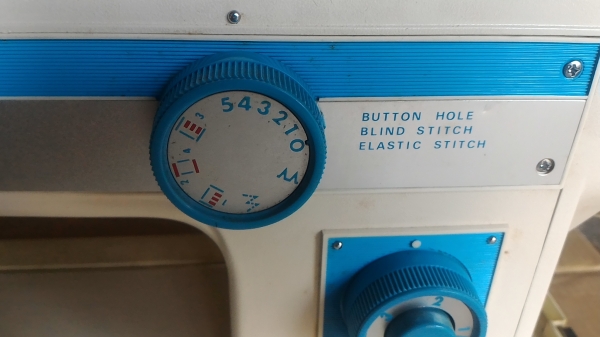 จักรเย็บผ้าจากญี่ปุ่น RICCAR เป็นจักรแม่บ้าน โครงสร้างเป็นเหล็กแข็งแรงมาก