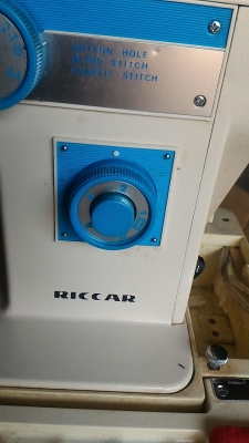 จักรเย็บผ้าจากญี่ปุ่น RICCAR เป็นจักรแม่บ้าน โครงสร้างเป็นเหล็กแข็งแรงมาก