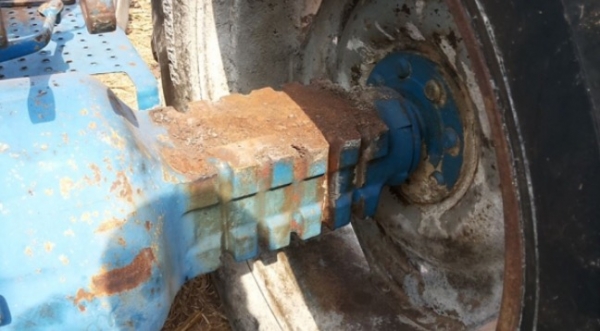 FORD 77 เพลาเดียว เครื่อง T5 เสื้อเรียบเดิมๆทั้งคันครับ สภาพดีพร้อมใช้งานได้เลยครับ ไม่มีอุปกรณ์ให้นะครับ เครื่องยนต์แรงดีกำลังไม่ตกไม่แตกเยิ้ม ระบบเกียร์เดินหน้าถอยหลังไม่มีปัญหาเลยครับ ระบบไฮดรอลิกส์ไม่มีแตกเยิ้ม ช่วงล่างแน่น ยางสภาพดี 4 เส้นหน้าหลังประ