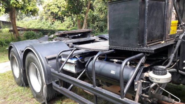 รถฮีโน่ 10 ล้อ หัวลาก 251 แรงม้า. ปี 53.  ( ขายแม่ , ลูก )    สนใจติดต่อ  081 - 6079515