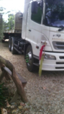 รถฮีโน่ 10 ล้อ หัวลาก 251 แรงม้า. ปี 53.  ( ขายแม่ , ลูก )    สนใจติดต่อ  081 - 6079515