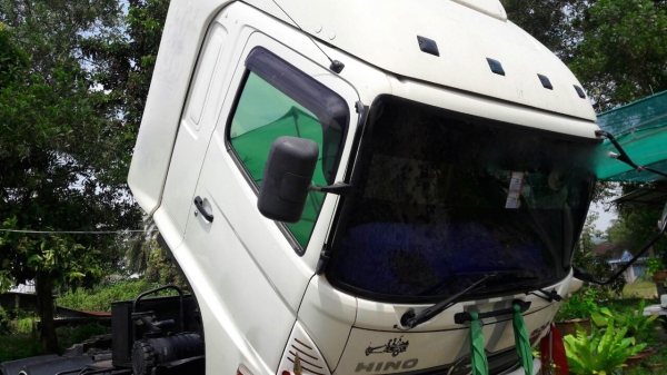 รถฮีโน่ 10 ล้อ หัวลาก 251 แรงม้า. ปี 53.  ( ขายแม่ , ลูก )    สนใจติดต่อ  081 - 6079515