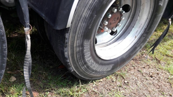 รถฮีโน่ 10 ล้อ หัวลาก 251 แรงม้า. ปี 53.  ( ขายแม่ , ลูก )    สนใจติดต่อ  081 - 6079515