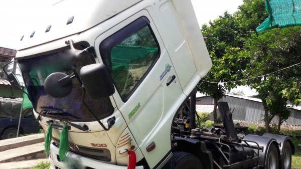 รถฮีโน่ 10 ล้อ หัวลาก 251 แรงม้า. ปี 53.  ( ขายแม่ , ลูก )    สนใจติดต่อ  081 - 6079515