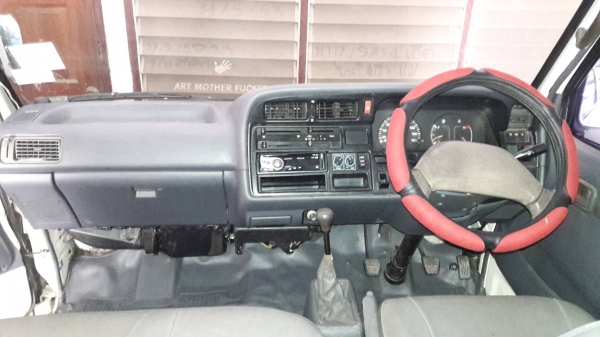 TOYOTA  HIACE  เครื่องเบนซิน 2000