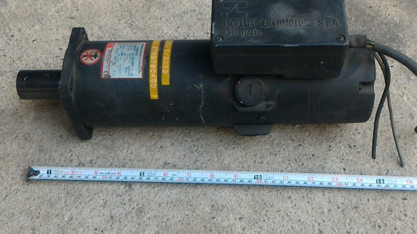 มอเตอร์DCเซอร์โว พร้อมเบรคในตัว ยี่ห้อ ABB 12-120 V. 80 A. แกนเพลาโตประมาณ 25 มม. ต่อใข้งานหมุน ซ้าย-ขวา ได้เลย แรงบิดสูงมาก